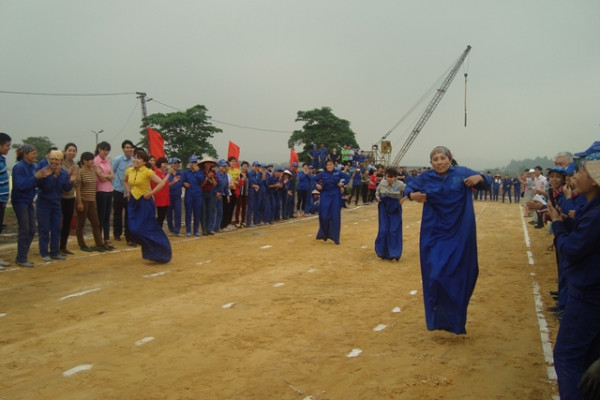 Công ty CP Viglacera Đông Triều tổ chức Ngày hội văn hóa, thể thao chào mừng kỷ niệm 30/4, 1/5 và hưởng ứng “Tháng công nhân” năm 2016